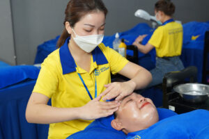 Nghề làm đẹp có thu nhập rất cao