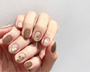 Mùa vàng - màu nail hợp mệnh kim