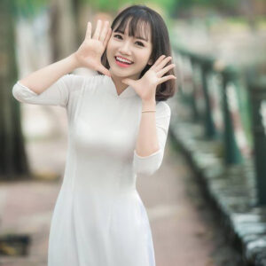 Tóc ngắn mái thưa ngọt ngào