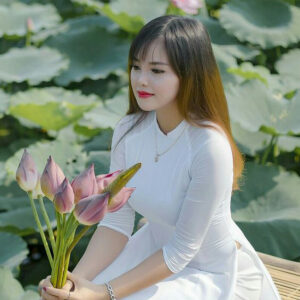 Tóc thẳng mái thưa trẻ trung