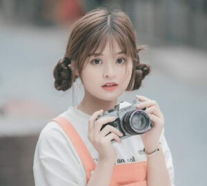 Tóc tết búi thấp hai bên dễ thương