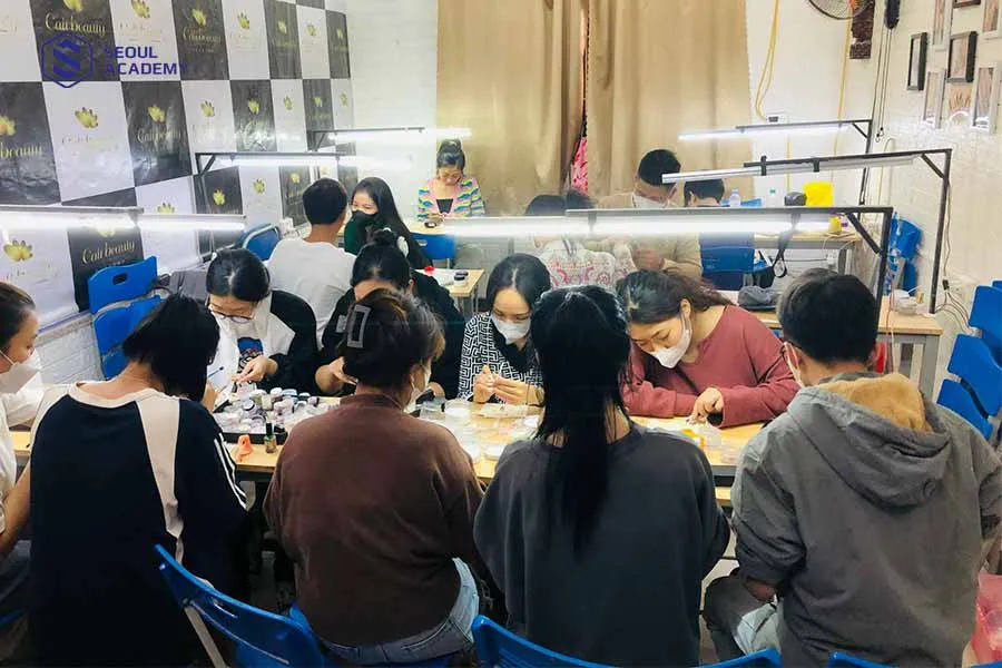 Cali Beauty Academy thường xuyên tổ chức các lớp học nghề nail