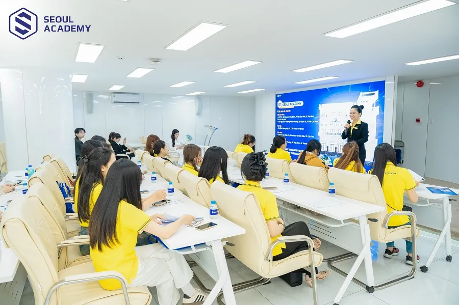 Lộ trình học trang điểm cơ bản tại Seoul Academy được thiết kế bài bản, chuyên nghiệp