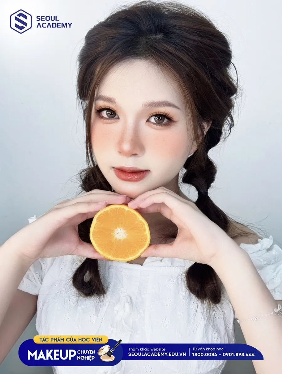 Tác phẩm của học viên theo layout makeup tông cam
