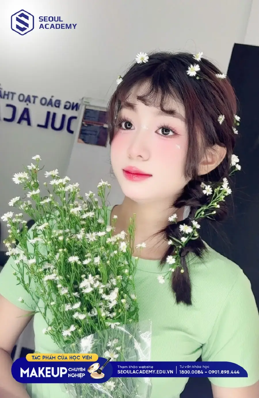 Trang điểm vibe nàng thơ được học viên tại Seoul Academy tự thực hiện