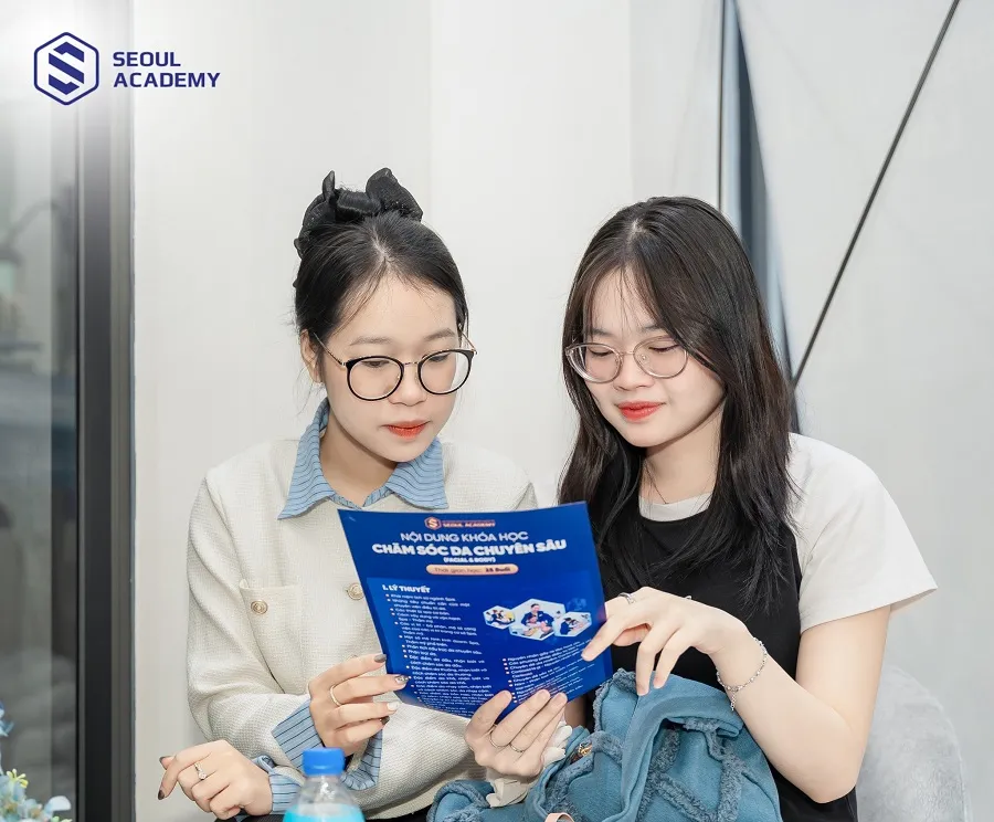 Tìm hiểu về lộ trình và thời gian học chi tiết cũng là kinh nghiệm học makeup chuyên nghiệp “xương máu” dành cho người mới