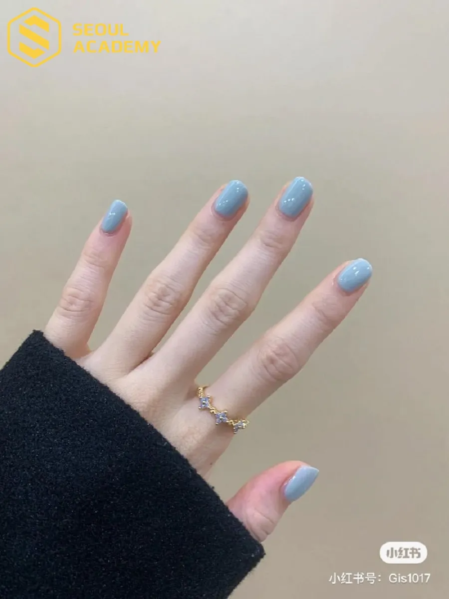 Thiết kế nail màu xanh lam cá tính, tôn da, tạo điểm nhấn ấn tượng