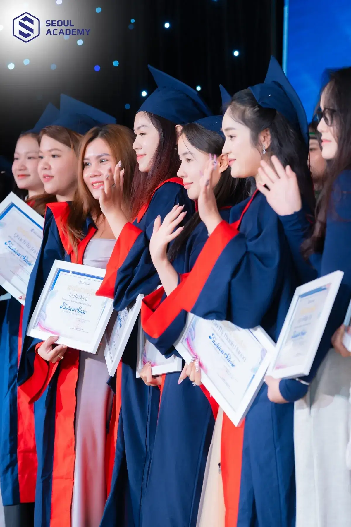 Cuối cùng sau bao ngày kiên trì học tập, các học viên cũng đã được tốt nghiệp