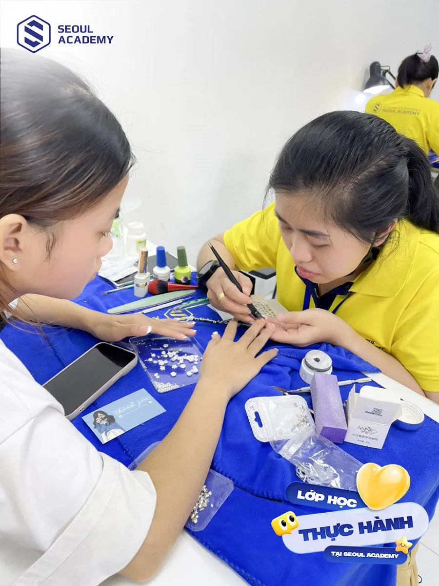 Nghề nail là lựa chọn nghề nghiệp vừa ổn định vừa có thu nhập tốt và nhiều tiềm năng phát triển