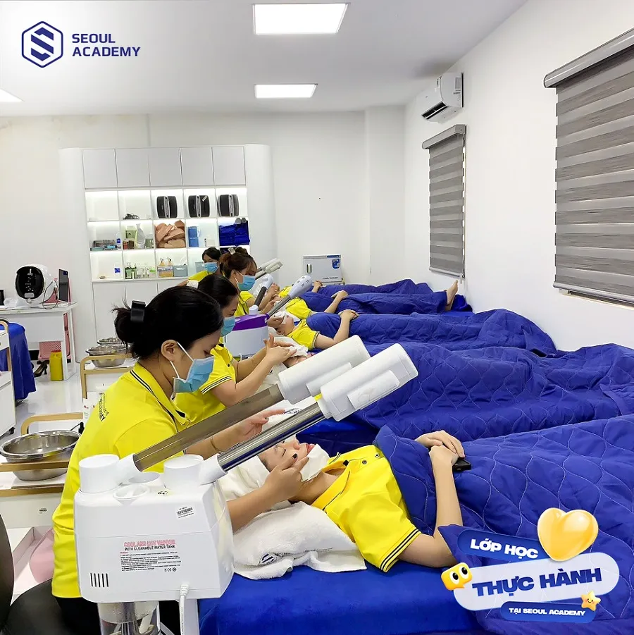 Học chăm sóc da là quá trình đào tạo các kỹ năng, kiến thức về làn da và chăm sóc da