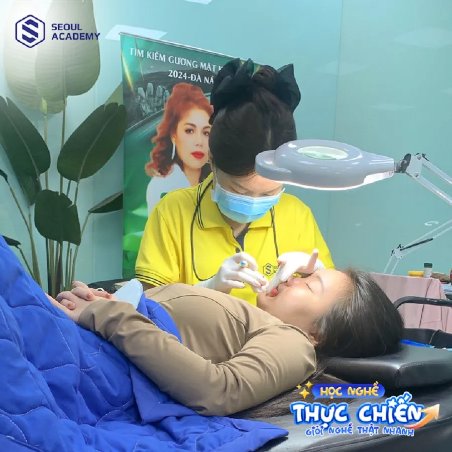 Học viên sẽ được thực hành nghề cả trên da giả và người thật