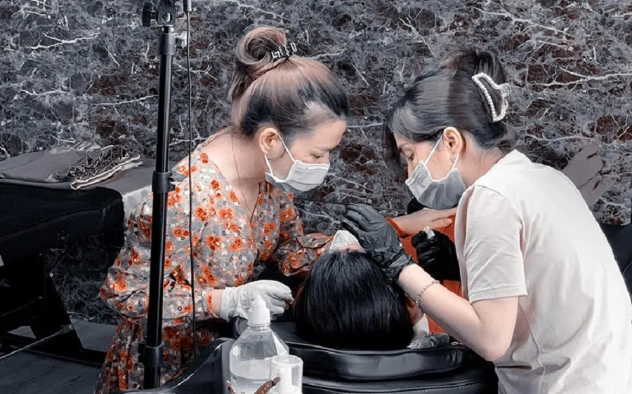 Trường dạy nghề Hong Chi Beauty đào tạo đa dạng lĩnh vực làm đẹp, trong đó có phun xăm thẩm mỹ