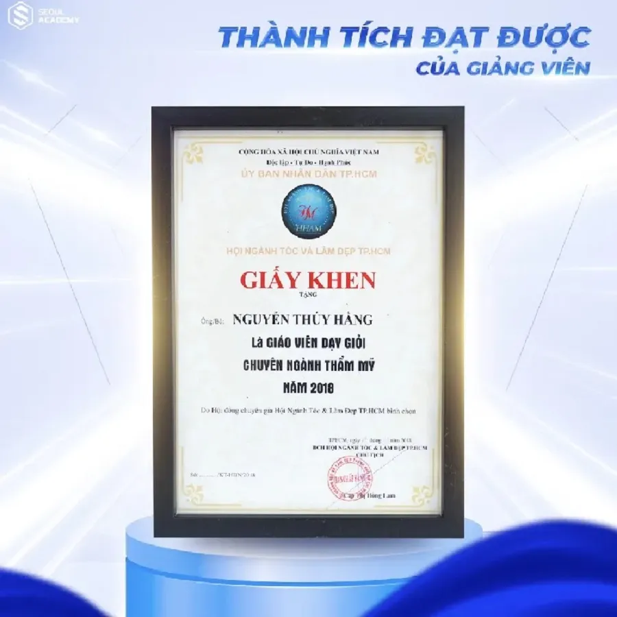Còn đạt nhiều thành tích vượt trội trong học tập, giảng dạy