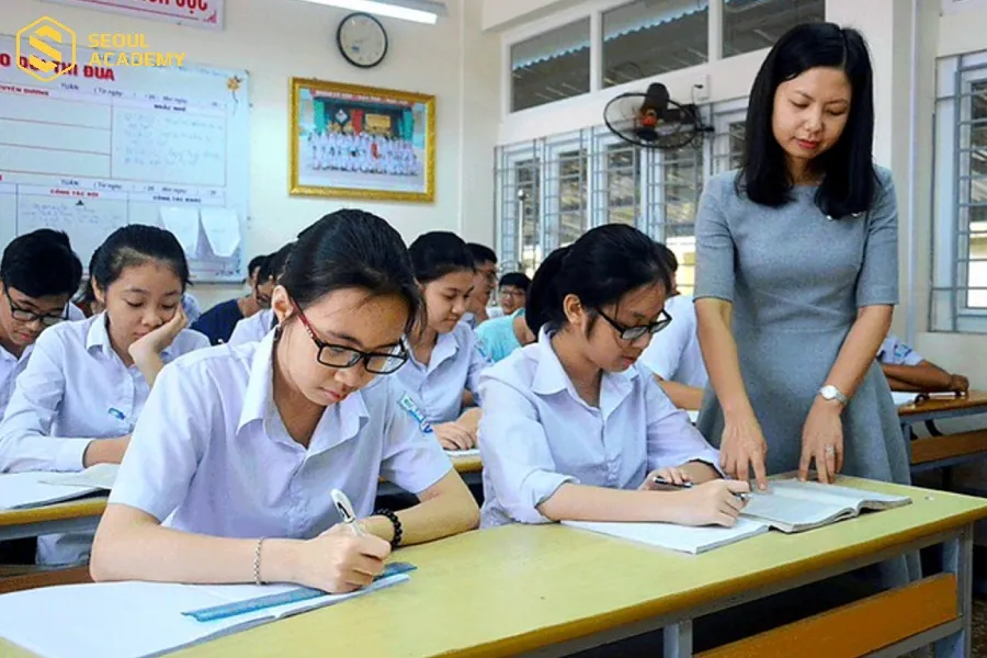 Học bổ túc văn hóa là lựa chọn khá phù hợp cho bạn hoàn thành các kiến thức cơ bản khi không có bằng cấp 2