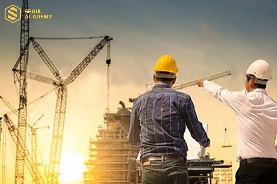 Làm việc tại các công trình xây dựng cũng là cách kiếm tiền nhanh nhất trong 1 ngày dành cho người có sức khỏe tốt, có khả năng làm việc ngoài trời