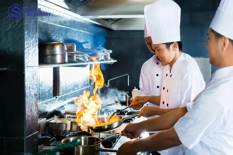 Nghề rất phù hợp với các bạn nữ khi không học đại học