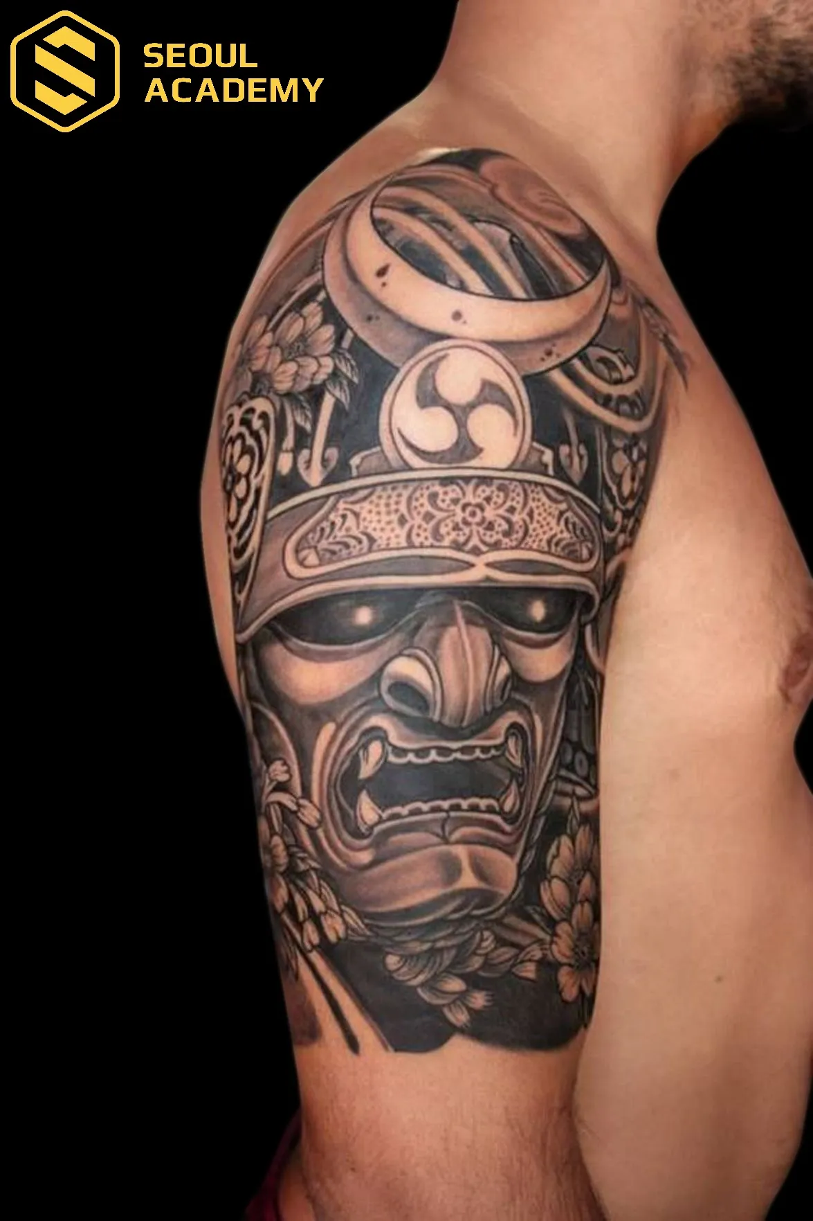 Thiết kế hình xăm samurai trắng đen, biểu hiện sự tinh tế và kiên định