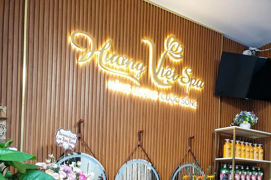 Hương Việt Spa nổi bật với các khóa học gội đầu dưỡng sinh và massage trị liệu theo chuẩn Đông Y