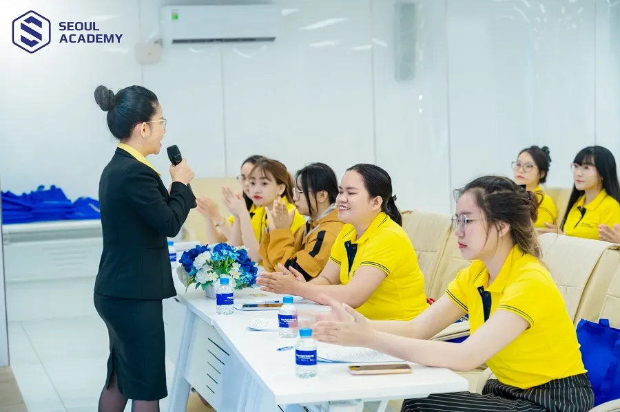 Nội dung khóa học được phân chia thành nội dung lý thuyết và thực hành các kỹ thuật