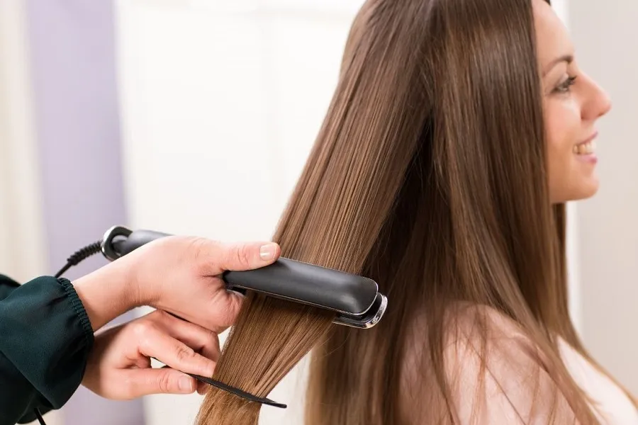 Học viên sẽ được nắm vững các kỹ thuật duỗi, uốn, nhuộm tóc