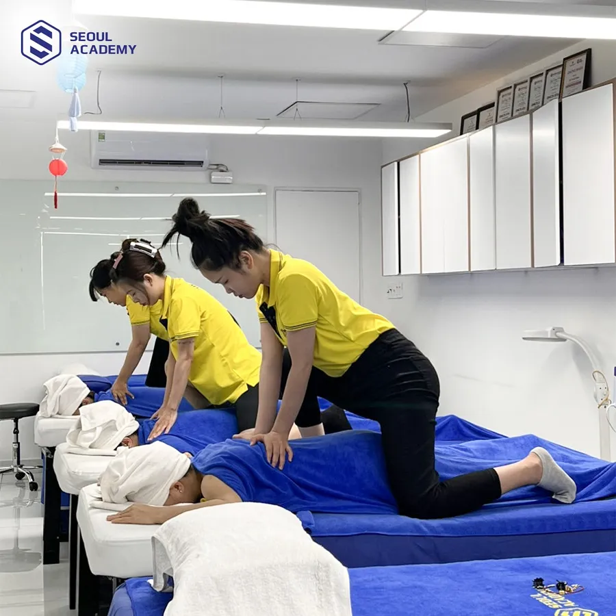 Thời lượng thực hành đến 90% trên mẫu thật của các học viên tại Seoul Academy