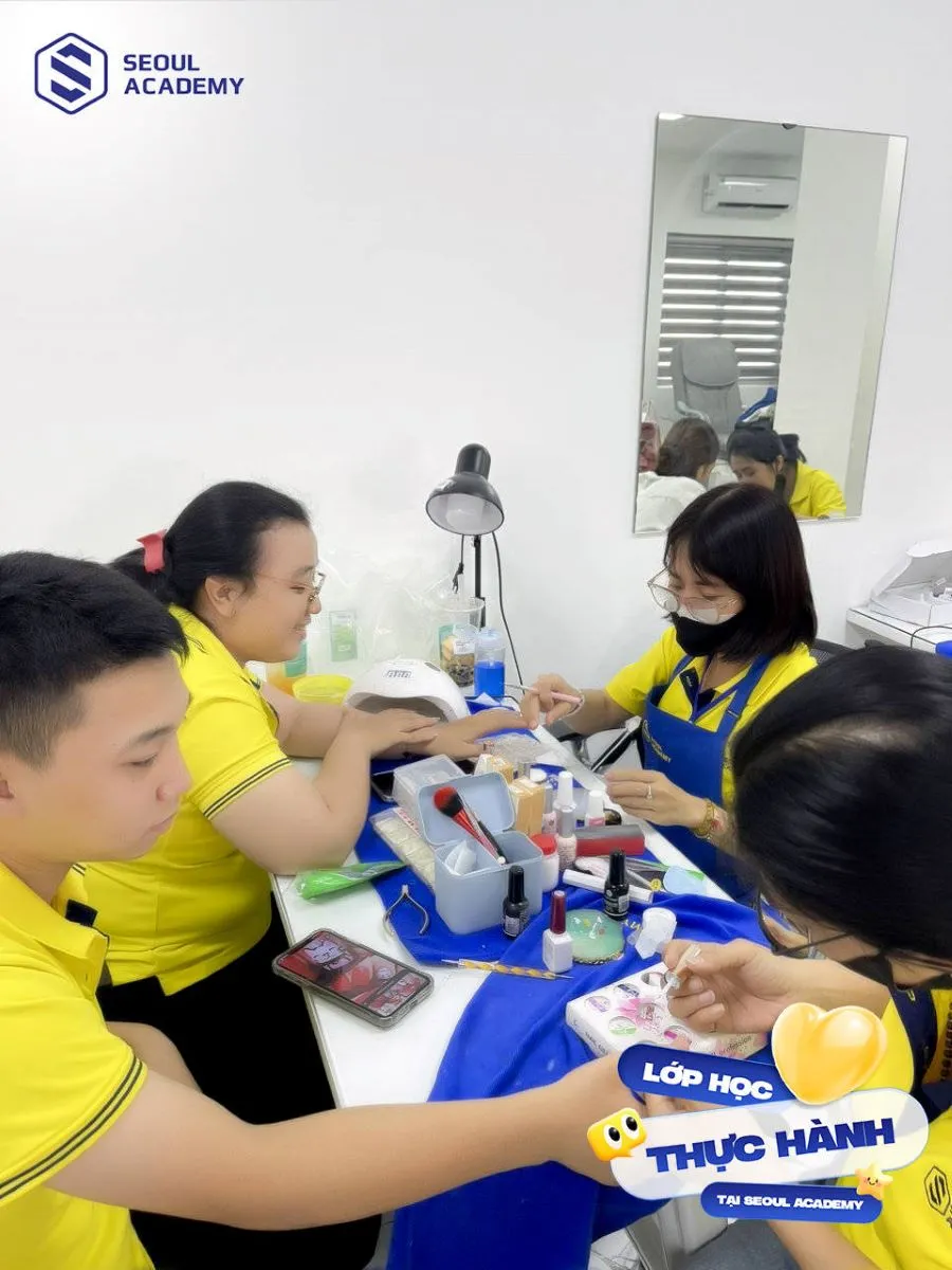 Seoul Academy là địa chỉ đào tạo nghề nail bài bản, chuyên nghiệp với mức học phí cân đối cùng nhiều chính sách hỗ trợ học phí hấp dẫn