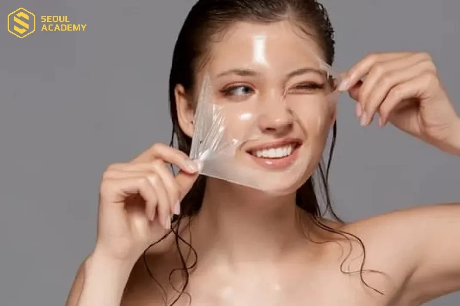 Sau khi peel da bạn nên sử dụng serum phù hợp để phục hồi làn da sau peel