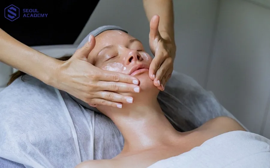 Xã hội có định kiến nghề spa là nghề nữ tính nên trở thành rào cản với nhiều người, đặc biệt là nam giới