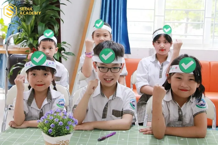 Phụ huynh cần nắm vững các giấy tờ quan trọng để chuẩn bị cho con vào lớp 1