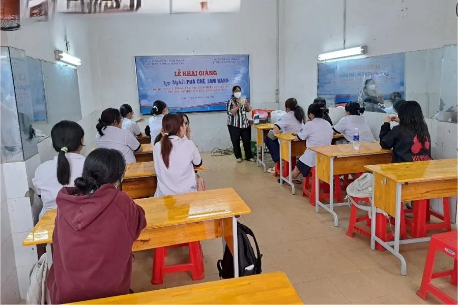 Trung tâm GDTX Tôn Đức Thắng là nơi chuyên nâng cao trình độ, năng lực cho công nhân, viên chức