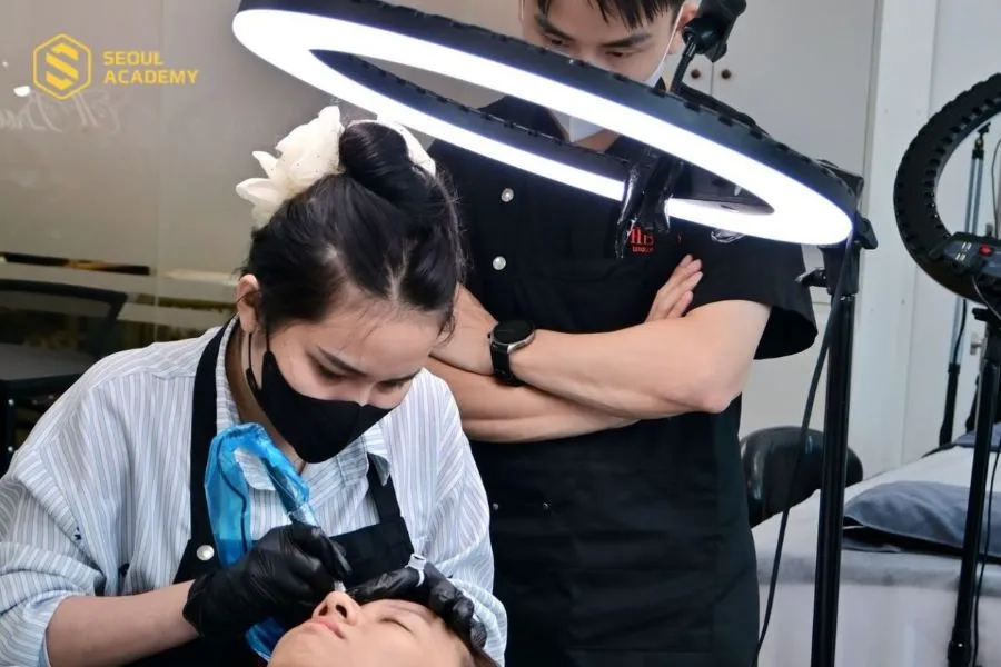 Học viên sẽ được kiểm tra bởi giáo viên sau khi hoàn thành khóa học an toàn y tế và phòng ngừa lây nhiễm