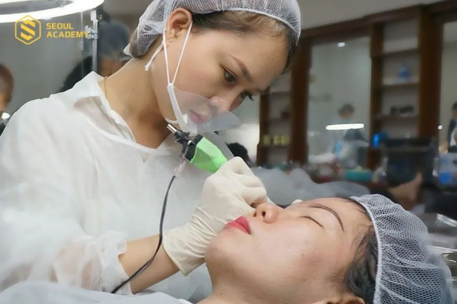 Trước khi mở cơ sở kinh doanh bạn cần phải đủ các chứng chỉ, giấy tờ theo quy định pháp luật