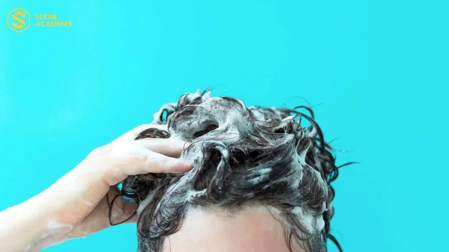 Tốt nhất bạn nên đợi 3 ngày sau khi bọc keratin mới nên gội đầu