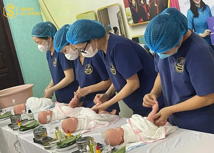 Chăm sóc mẹ và bé là lựa chọn nghề nghiệp đầy tiềm năng hiện nay