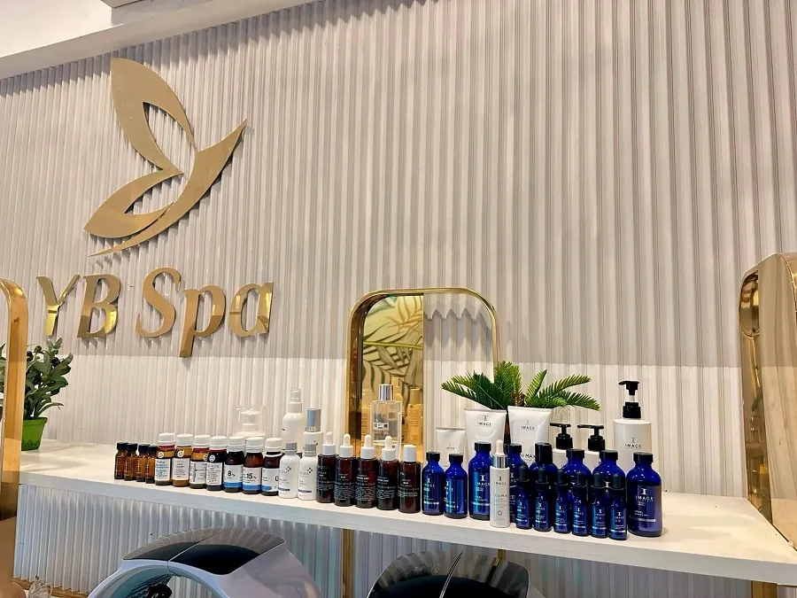 YB Spa là viện thẩm mỹ uy tín có nhiều chi nhánh trong đó có địa chỉ tại Tân Phú nhận được đánh giá cao của học viên