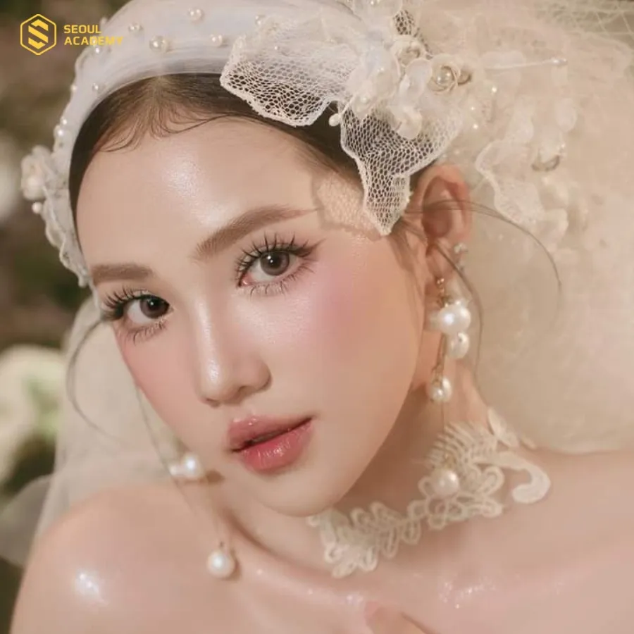 Giá makeup cao hay thấp, đôi khi nằm ở chính thương hiệu mỹ phẩm được dùng trên da bạn