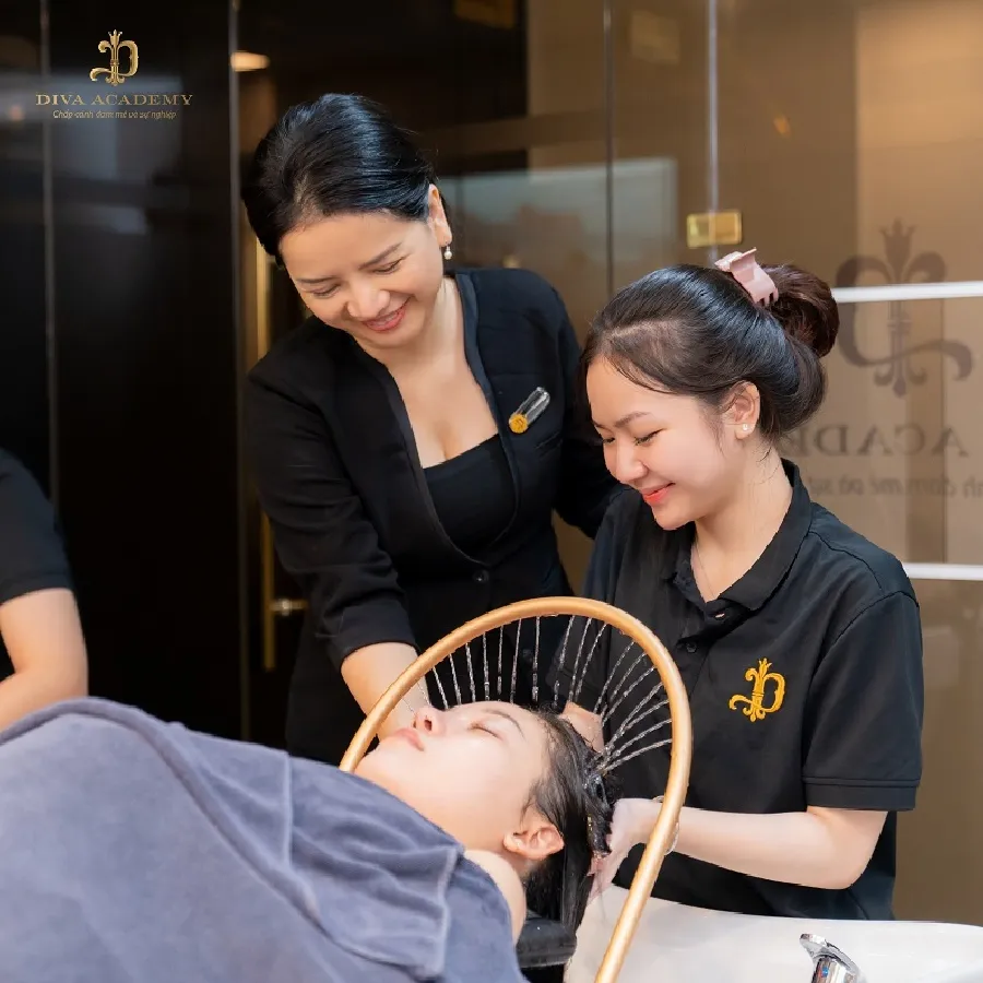 Từng buổi thực hành đều có giảng viên hướng dẫn và hỗ trợ tận tình