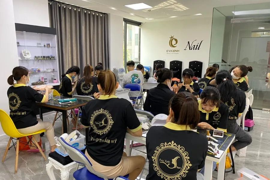 Học viện Quốc Tế Eva Xinh đem đến học viên nhiều hình thức đào tạo linh hoạt tùy theo nhu cầu của từng người