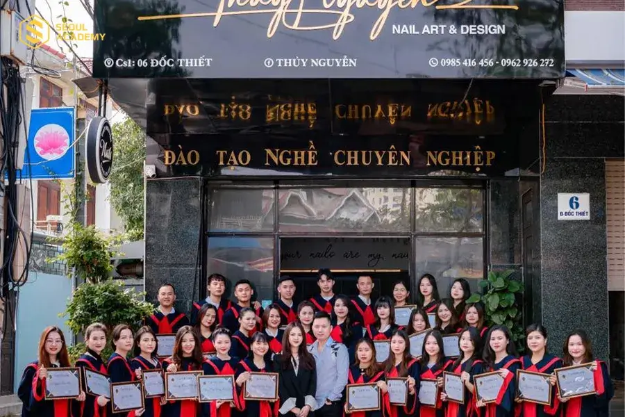 Các học viên hoàn thành khóa học nail ở Thủy Nguyễn Nail
