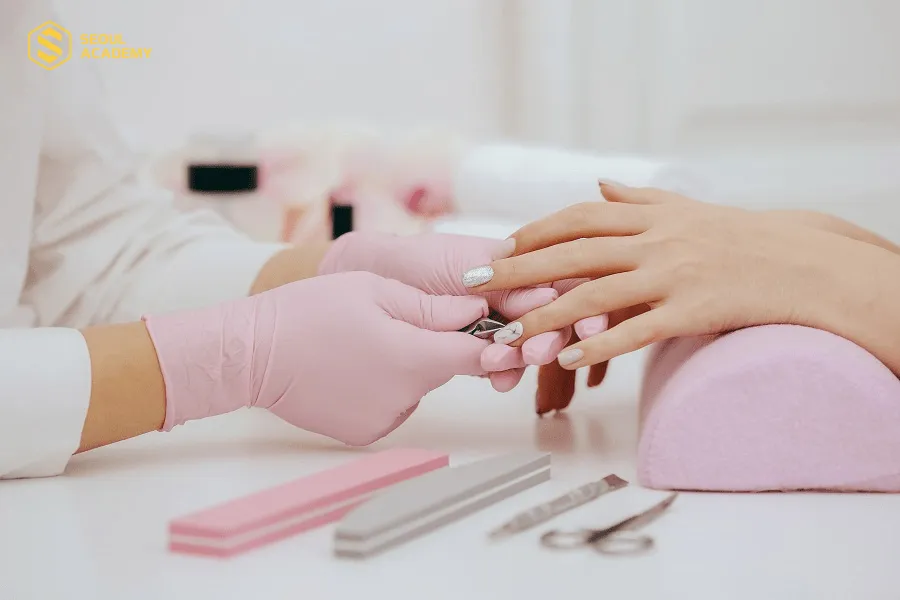 Đăng ký khóa học nail tại Julia còn được ưu đãi thêm nhiều khóa học khác