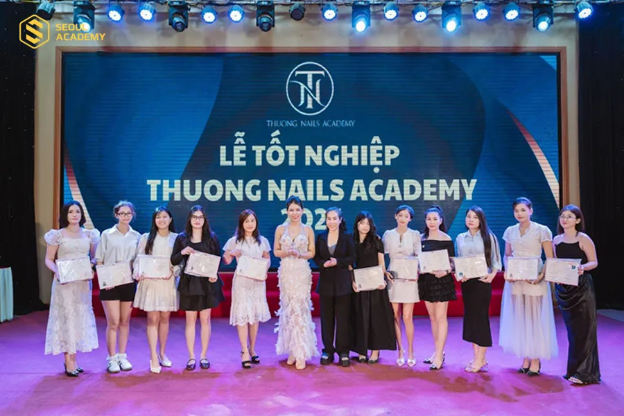 Lễ tốt nghiệp khóa học nail tại Thuong Nails Academy