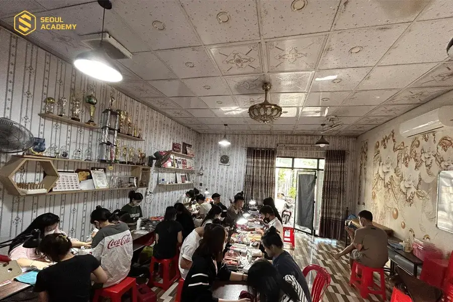 Một buổi học làm nail ở Maria Hải Academy