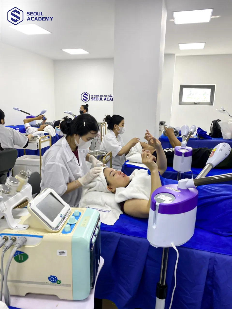 Chăm sóc sắc đẹp là ngành đào tạo đa dạng các chuyên ngành chăm sóc, làm đẹp cơ thể