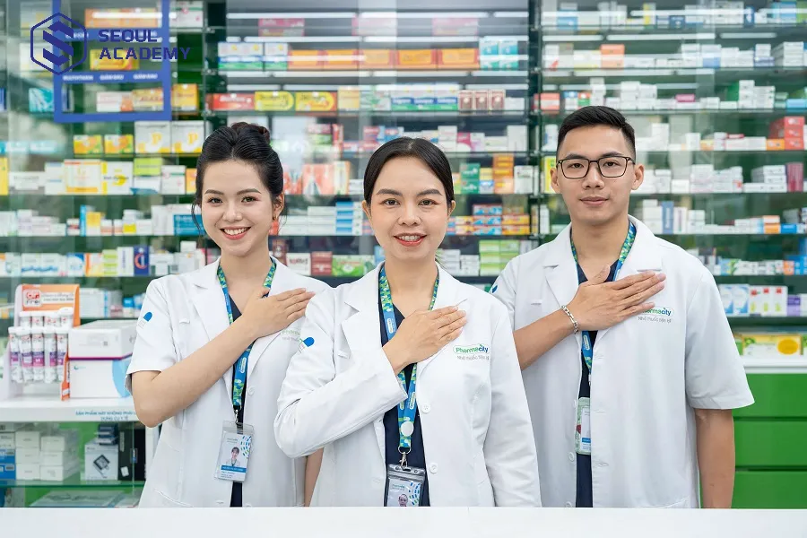 Nghề Dược hiện nay rất dễ xin việc tại nhiều nhà thuốc và các cơ sở y tế trên toàn quốc