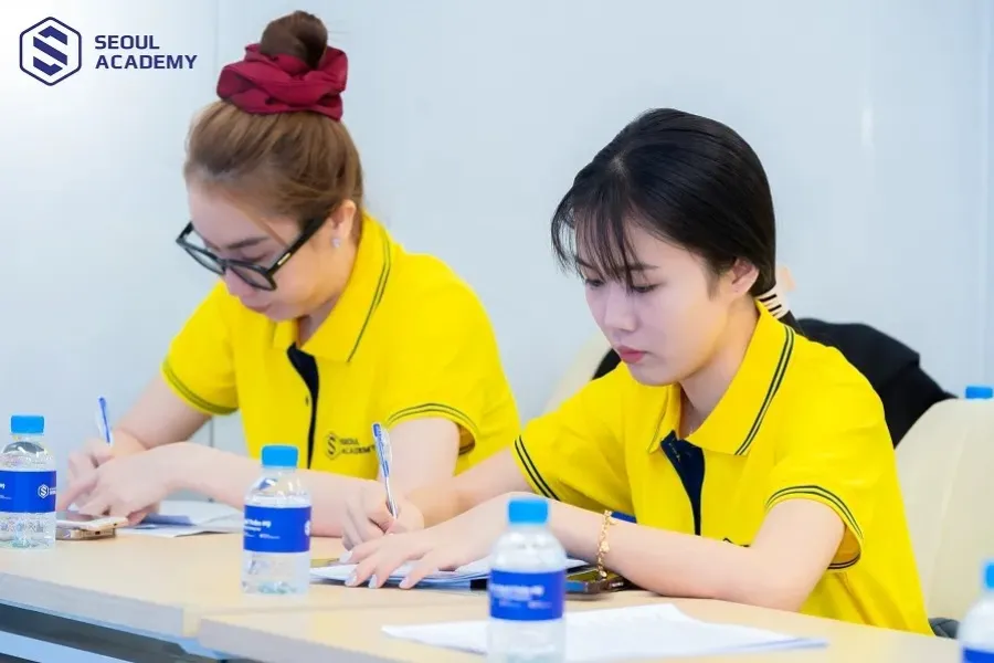 Các nhân viên spa đã có kinh nghiệm và muốn mở spa chăm sóc da có thể tham gia khóa học Master về da