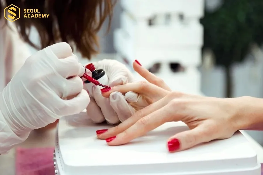 Để làm nail hợp pháp và phát triển lâu dài, sở hữu chứng chỉ, bằng cấp là lợi thế cho bạn khi lựa chọn làm nail tại Úc