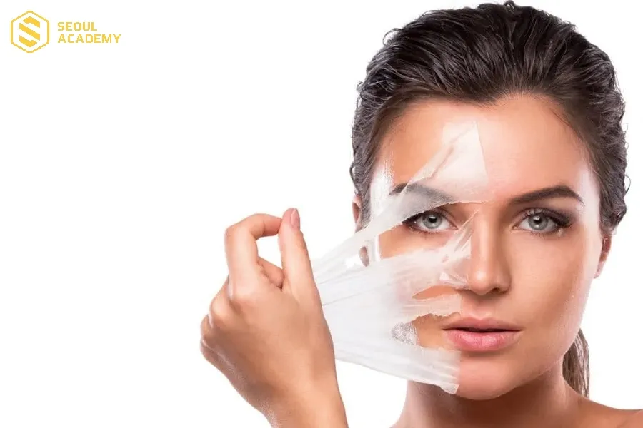 Thời gian rửa mặt sau peel da phụ thuộc vào cấp độ peel và chỉ dẫn của chuyên gia