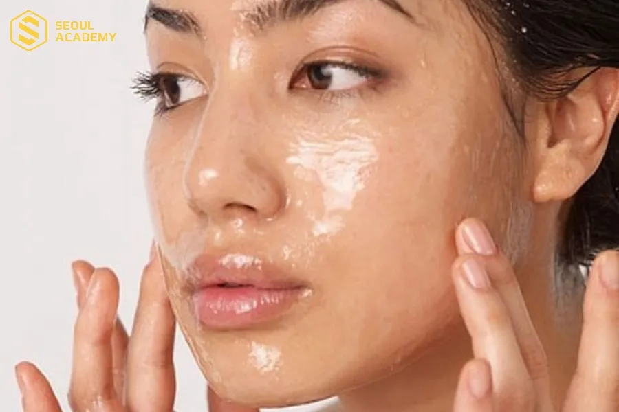 Không nên bỏ qua bước rửa mặt sau khi peel da