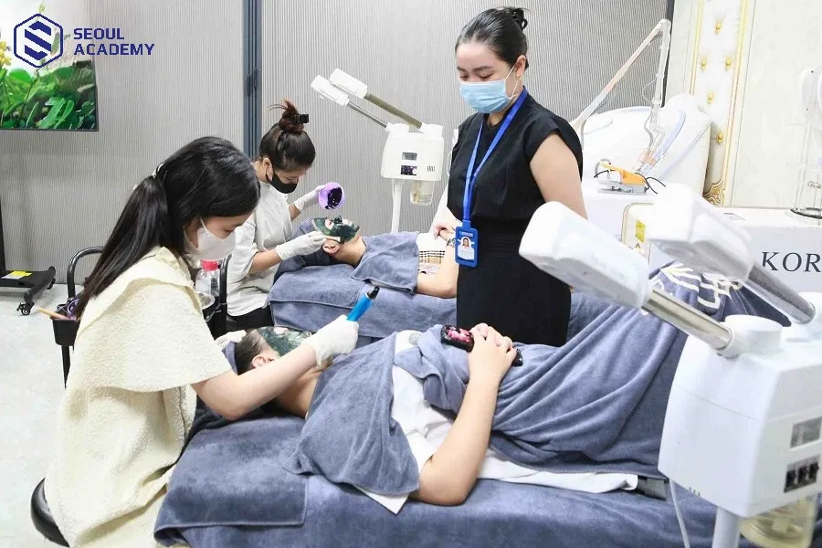 Sau khi hoàn thành chương trình học bạn có thể làm việc ở nhiều vị trí khác nhau