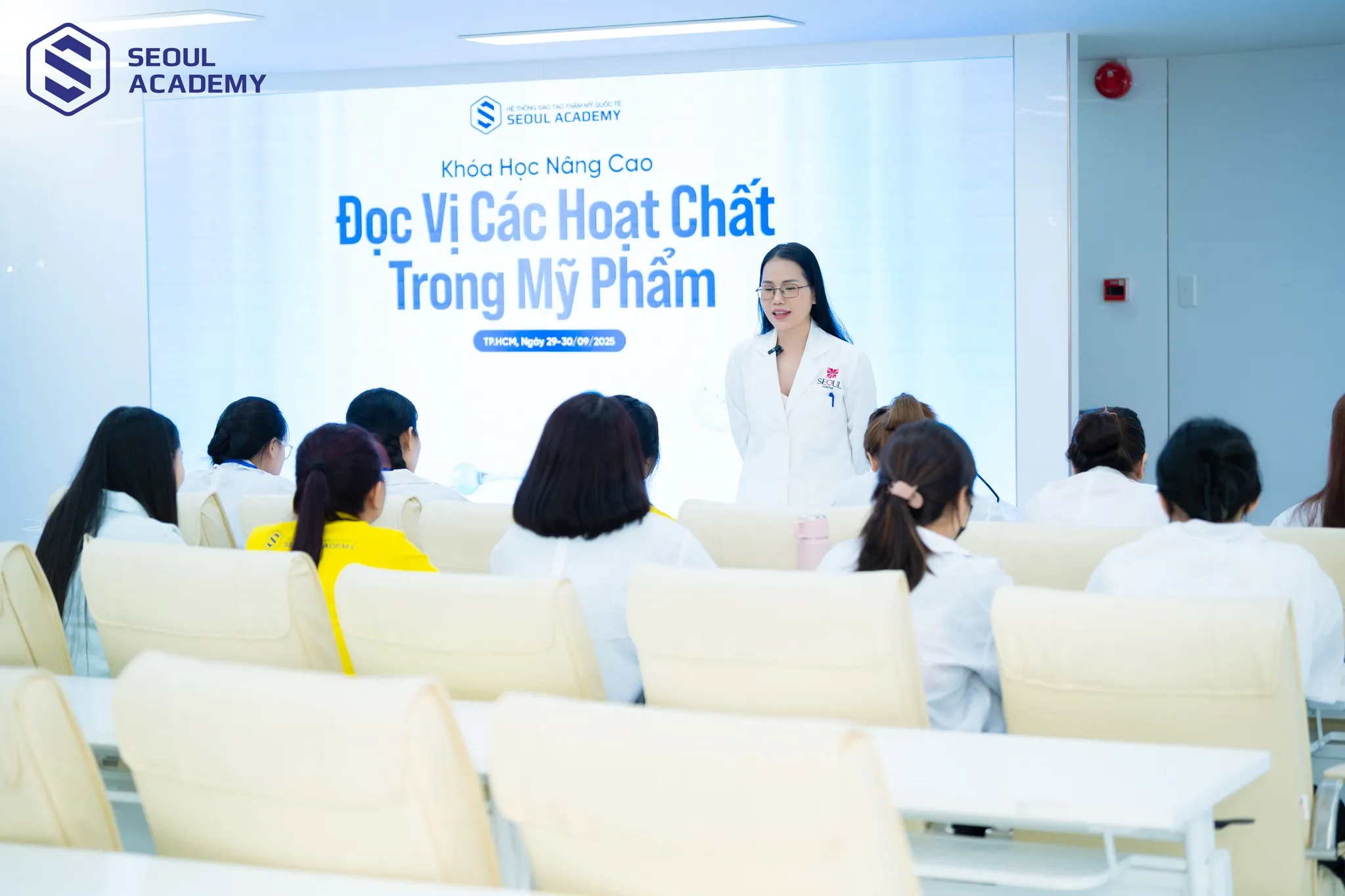 Sau khi hoàn thành khóa học bạn sẽ tự tin đọc vị được bảng thành phần các sản phẩm mỹ phẩm và lên phác đồ chăm sóc da khoa học